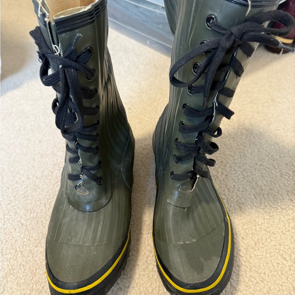Whether  Rite insulated steel shank men’s Boots. 9